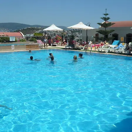 Ozukara 2 Aparthotel 3*