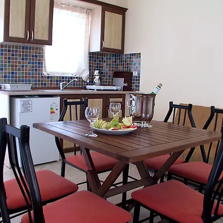 Ozukara 2 Aparthotel 3*
