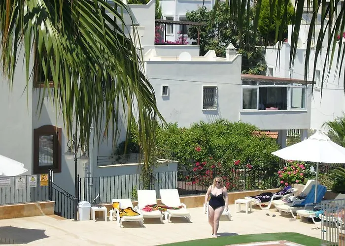 Ozukara 2 Apartahotel 3*