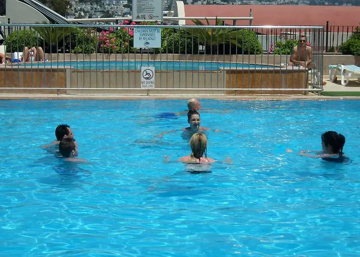 Ozukara 2 Apartahotel